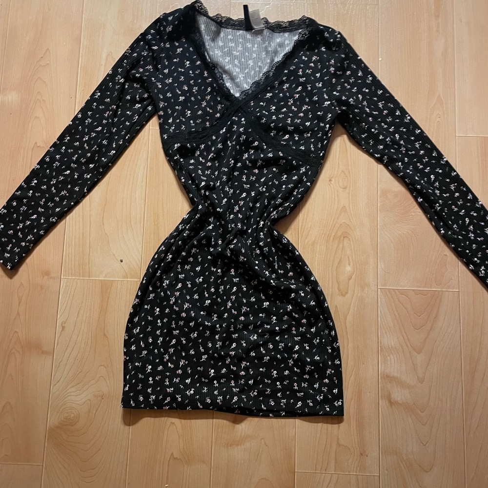 Divided Black and White Floral Long Sleeve Dress